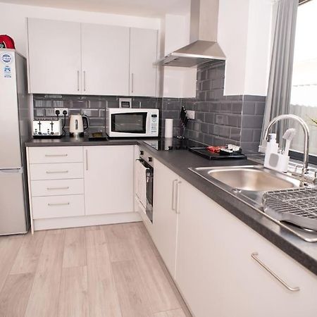 Maisy Lodge - Two Bed Lux Flat - Parking, Netflix, Wifi - Close To Blenheim Palace & Oxford - F2 Kidlington Esterno foto