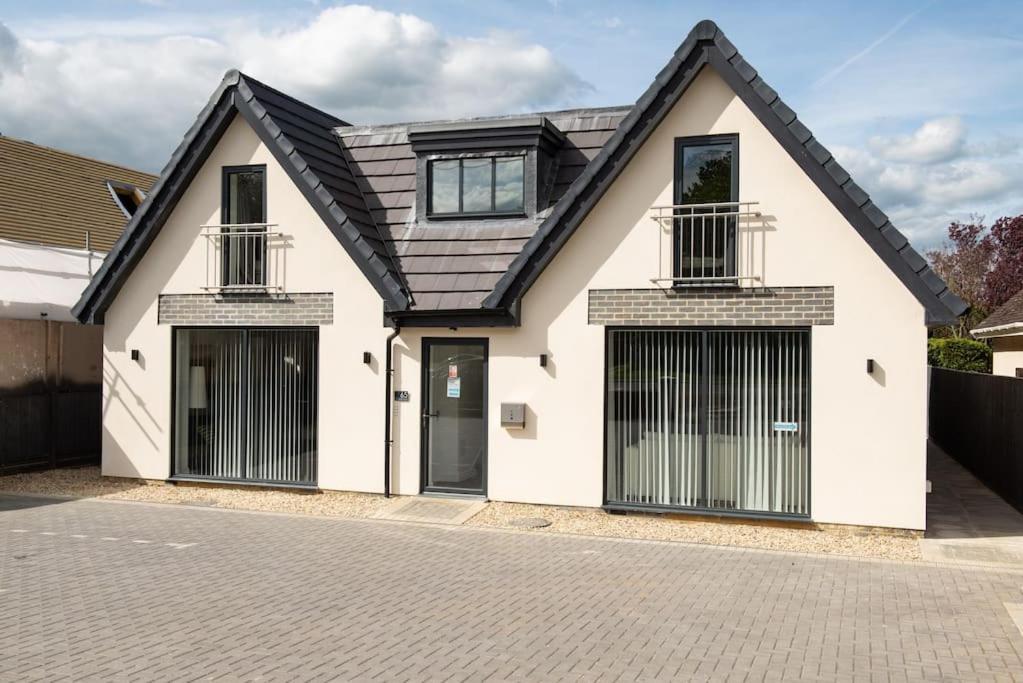 Maisy Lodge - Two Bed Lux Flat - Parking, Netflix, Wifi - Close To Blenheim Palace & Oxford - F2 Kidlington Esterno foto