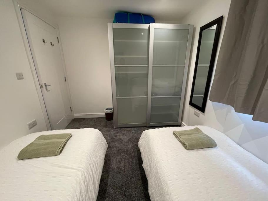 Maisy Lodge - Two Bed Lux Flat - Parking, Netflix, Wifi - Close To Blenheim Palace & Oxford - F2 Kidlington Esterno foto